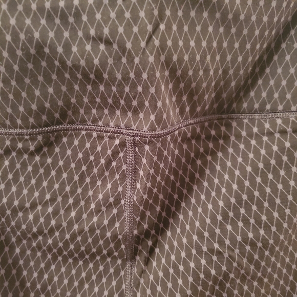 Victoria's Secret VSX Sport | Black Fishnet Knockout Crop Leggings - Picture 5 of 6